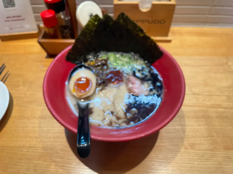 ホーチミン一風堂ラーメン 赤丸ラーメン